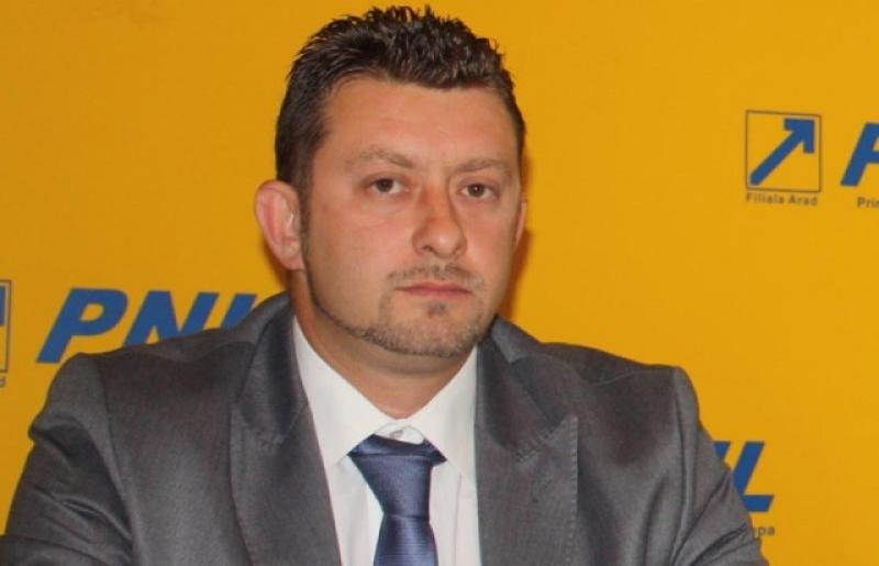 Călin Abrudan, primarul Ineului candidează la şefia PNL Arad împotriva lui Falcă: să terminăm cu dictatura din partid !

 