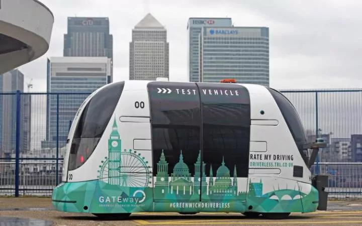 Primul autobus fără şofer a fost astăzi testat la Londra


