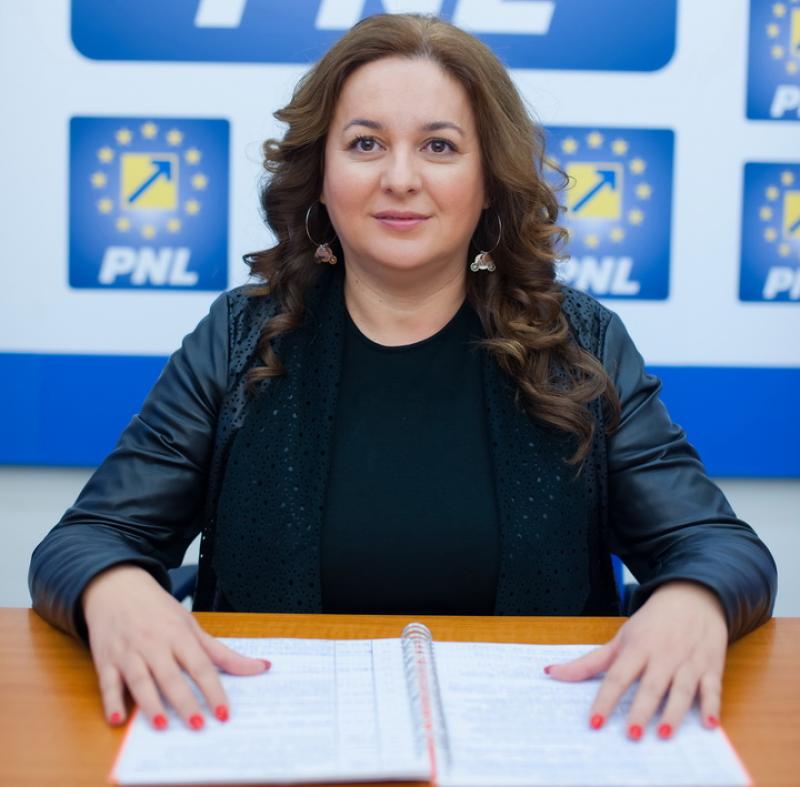 Geanina Pistru (PNL): “Ne onorărăm promisiunea față de arădeni! Reabilităm 100 de străzi în Arad”
