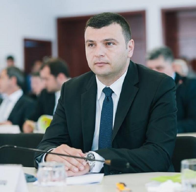 Sergiu Bîlcea (PNL): „PSD modifică programul de guvernare după cum bate vântul propriilor interese!”