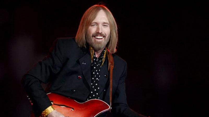 Legenda muzicii rock americane, Tom Petty, a murit!
