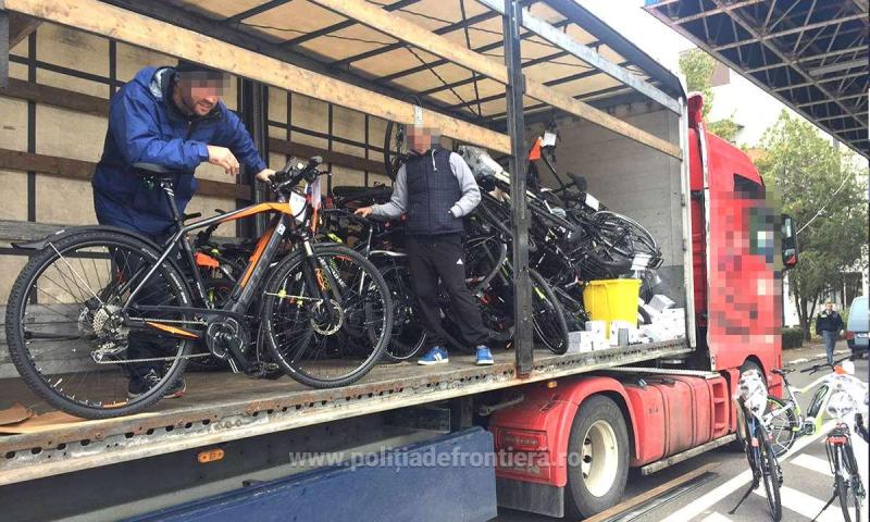 Un camion plin cu biciclete furate din Germania, depistat la vama Nădlac II