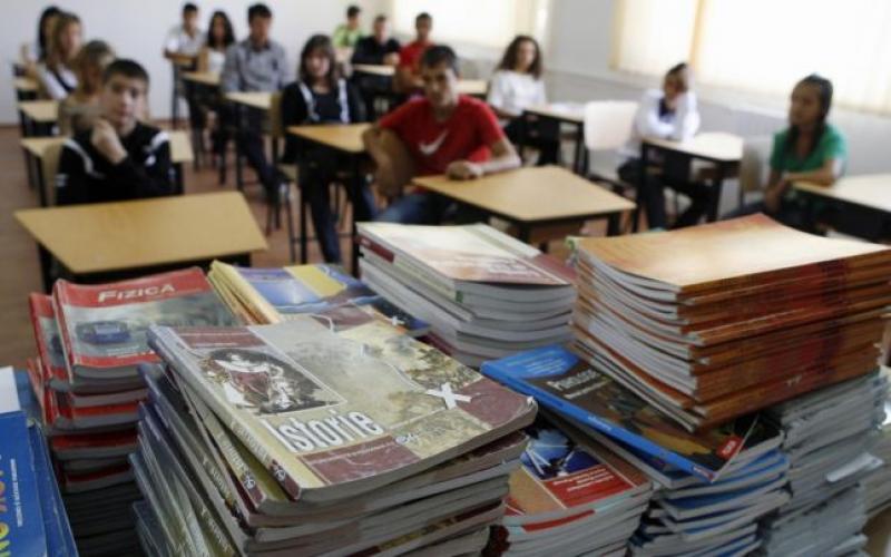 Manualele şcolare vor fi tipărite de către Ministerul Învăţământului