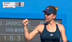 Simona Halep a bătut-o pe Jankovic și s-a calificat în optimile turneului din Shenzhen. (VIDEO)