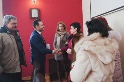 Dezbatere între cadrele didactice şi primarul Falcă după sedinţa CLM de joi