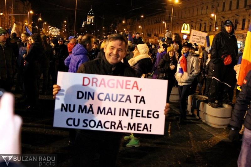  A cincea zi de proteste la Arad ! Arădenii nu rămân indiferenți! UPDATE! 6000 de arădeni pe străzile Aradului! (Galerie FOTO/ Video)
