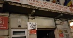 UPDATE ! Proteste de amploare la Arad anti PSD, mii de arădeni în faţa sediului PSD Arad! (FOTO/VIDEO)