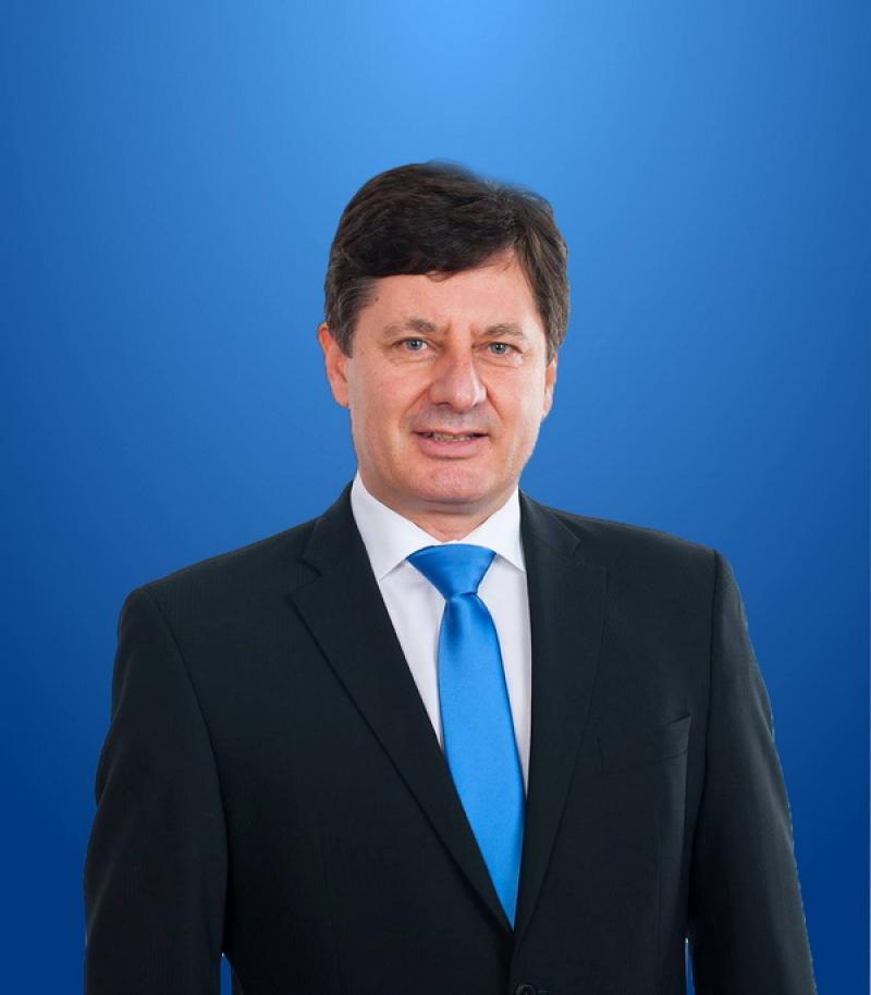 Iustin Cionca, preşedintele Consiliului Judeţean Arad: „ Fără investiţii, administraţia devine aproape imposibilă, drept pentru care atragerea de fonduri europene devine o necesitate”

