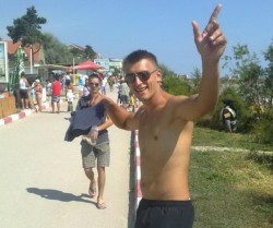 ÎNGROZITOR! Un bărbat din Timiş  a fost desfigurat în  timp ce dormea ! AFLĂ ce i-a făcut iubita lui