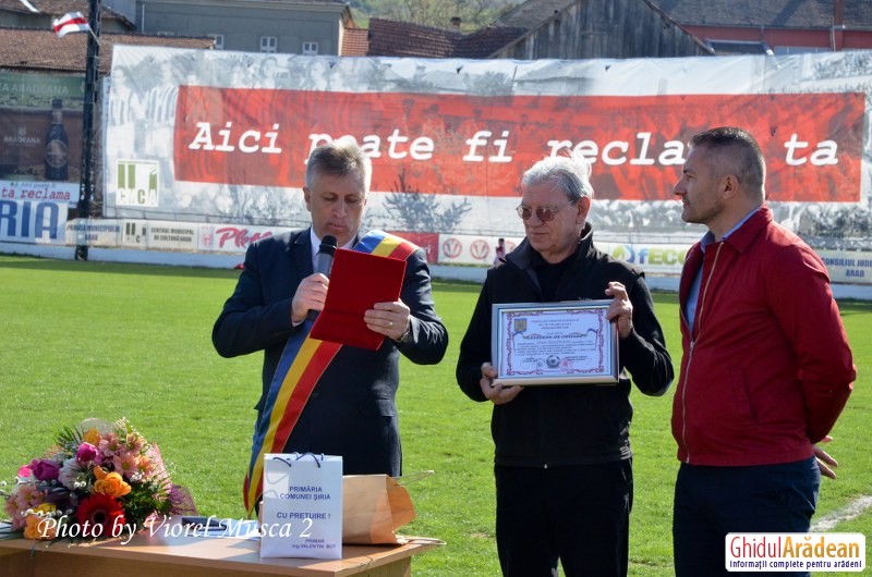 (FOTO) Emeric Ienei, cetăţean de onoare al comunei Şiria