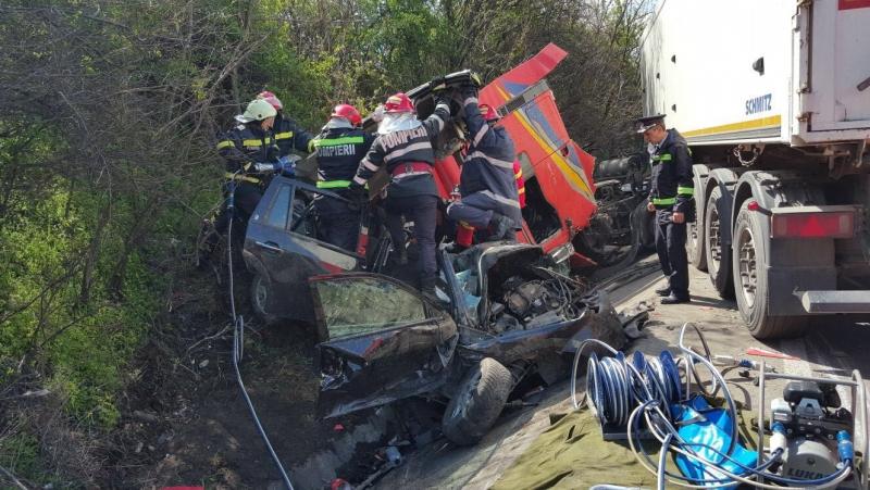 ACCIDENT cumplit pe DN 65: ȘASE victime, între care și copii (FOTO)