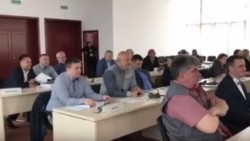 Scandal în Joia Mare în şedinţa de la Consiliul Judeţean. Protagonistul, consilierul judeţean PSD Sulincean (VIDEO)