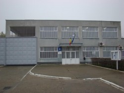 Un tânăr şi-a pus ştreangul de gât în penitenciarul din Arad