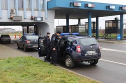 Minor descoperit la vama Nădlac ascuns într-un microbuz, acoperit cu o pătură de însoțitorul său