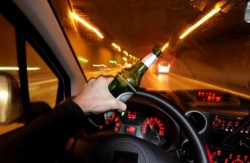 Depistați conducând fără permis și sub influența alcoolului

