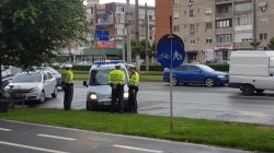 ATENȚIE Șoferi pe unde parcați ! Poliția Locală din Arad e la datorie ! 