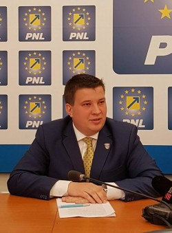 Bogdan Boca (PNL): „Spații de joacă și activități sportive în aer liber pentru elevi și tineri. Acces liber în curțile școlilor din Arad!”