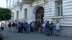 A doua zi de protest la finanţiştii arădeni