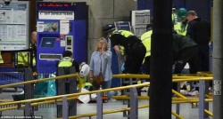 Tragedie în Marea Britanie! 22 de morţi şi 59 de răniţi în urma unui atac terorist pe Manchester Arena! (Galerie FOTO & VIDEO)

