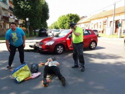 Accident grav la intersecţia Andrei Mureşan cu Augustin Doinaş, două victime au ajuns la spital