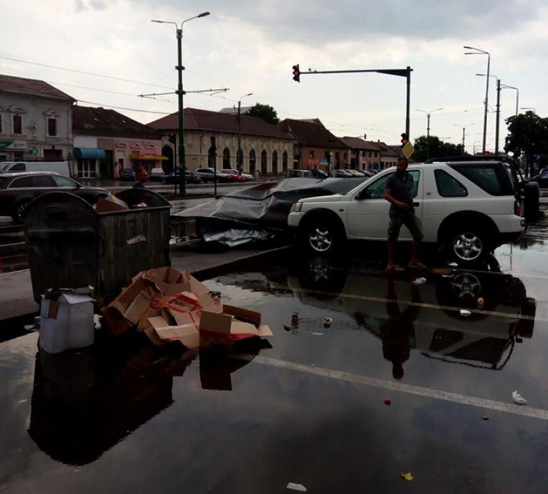 Furtuna a a făcut ravagii în mai multe zone din Arad