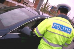 Dosar penal pentru un tânăr care conducea un autoturism fără carnet