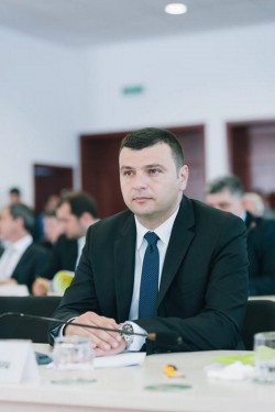 Sergiu Bîlcea (PNL): “Profesorii sunt nemulţumiţi de atitudinea PSD şi de legea salarizării unitare!”