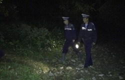 Misiune de căutare salvare în comuna Bata. Un bătrân împreună cu nepoţii rătaciţi în pădure