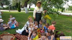 Sărbătoarea Sânzienelor sărbătorită de artista popular Maria Aiftincăi și copilașii de la Grădinița Bambi !