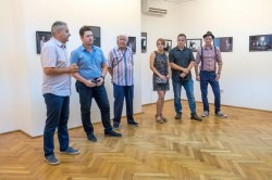 Expoziția de fotografie ”Teatrul românesc în imagini” a fost vernisată aseară la sala Clio 