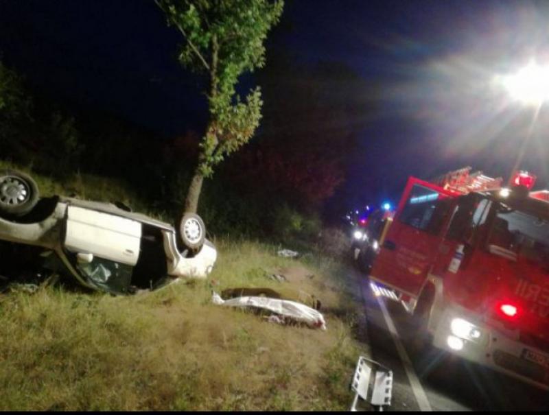 Accident grav în Zerind, 5 victime din care 3 bărbaţi decedaţi!