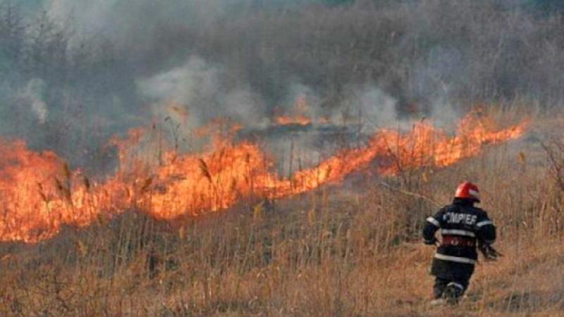 Apelul ISU Arad către populaţie: „să se renunţe la curăţarea terenurilor prin incendiere”