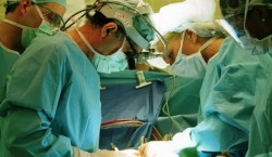 PSD lasă medicii fără o treime din venituri cu promisiuni la anul…”şi la mulţi ani?”, deşi a promis 1200 euro salar în 2017