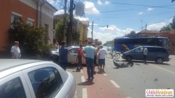 VIDEO/FOTO- Accident de circulație pe Șaguna ! Un BMW a fost distrus !