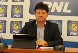 Război total între PNL şi PSD după împărţirea banilor de la Guvern! Află cum a intrat FUEGO în ecuaţia proiectelor nefinanţate din Arad!