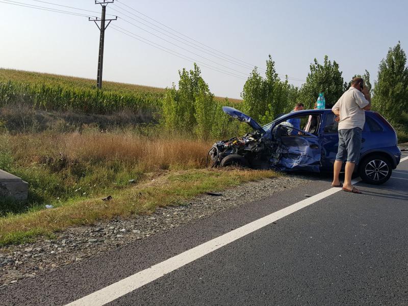 Doi răniţi în urma unui accident rutier produs pe DN79