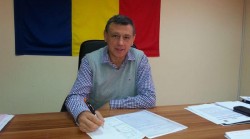 Ioan Turcin (primar Păuliş): „PNL continuă politica PDL şi se opune creşterilor salariale ale funcţionarilor din primărie”