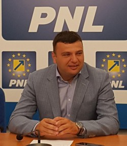 Deputatul Căprar a uitat că a promis redeschiderea spitalelor din Gurahonţ, Chişineu-Criş şi Sântana