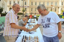 Cronică de festival. O fotografie pe zi! Aparent, o partida normală