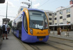 Timișorenii au împrumutat de la arădeni, tramvaiul....mov ! Tot e bine, că nu-i roșu !