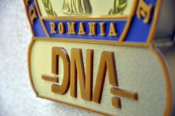 Conducerea CNAS, săltată de procurorii DNA în această dimineaţă! Zeci de milioane de lei, fraudaţi cu ajutorul directorului instituţiei!