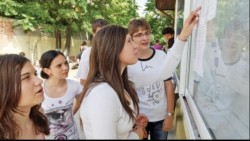 S-au afişat rezultatele sesiunii de toamnă a examenului de Bacalaureat. Află câţi arădeni au trecut examenul maturităţii din a 2-a încercare