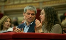 Dacian Cioloş şi soţia, implicaţi într-un accident rutier în judeţul Dâmboviţa! 