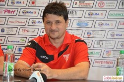 Adrian Falub a dezertat şi e posibil să semneze cu U Cluj! Goana după antrenori continuă la UTA!