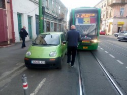 Circulaţia tramvaielor, paralizată din nou de un BIZON