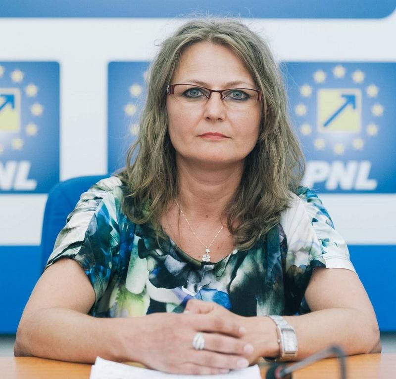 Corina Crișan (PNL): “Medicii rezidenți merită respect și salarii decente!”