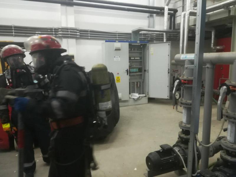 Pompierii arădeni, intervenţie la -50 Grade Celsius pentru remedierea unei scurgeri de amoniac