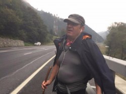 Un primar a mers pe jos 330 km in 11 zile. AFLA care a fost scopul acestui gest