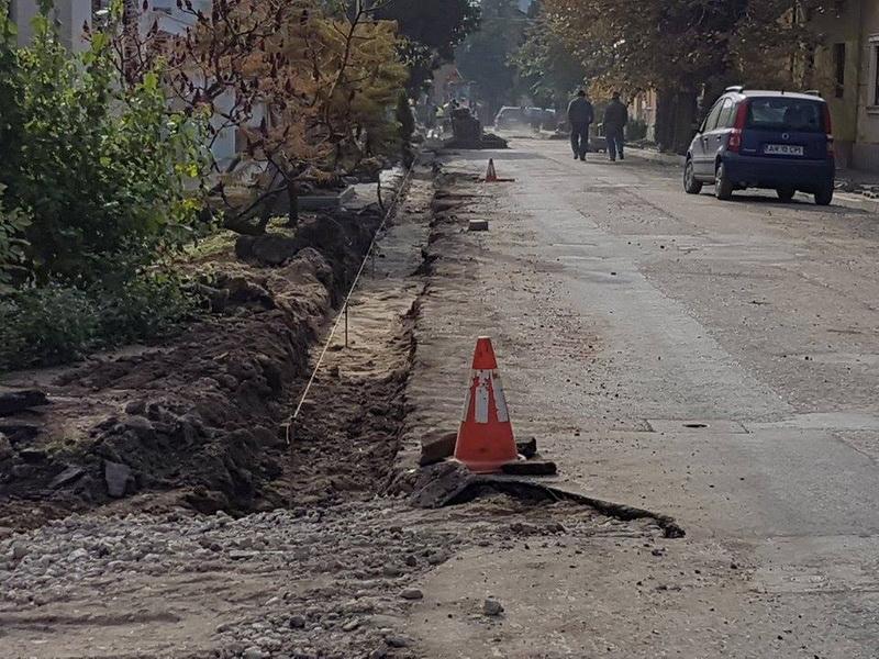 Două noi străzi au intrat în reparaţii în municipiul Arad