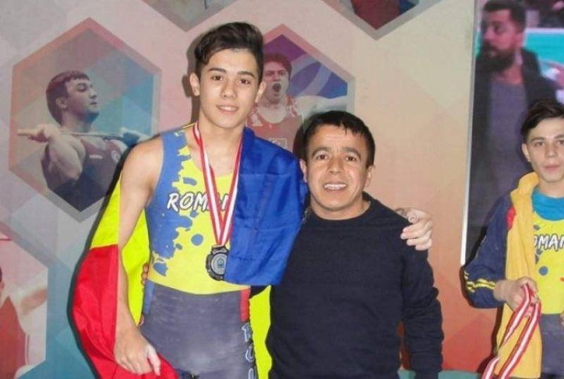 Tinerii halterofili de la CSM Arad şi-au mai adăugat în cont opt medalii, la final de sezon